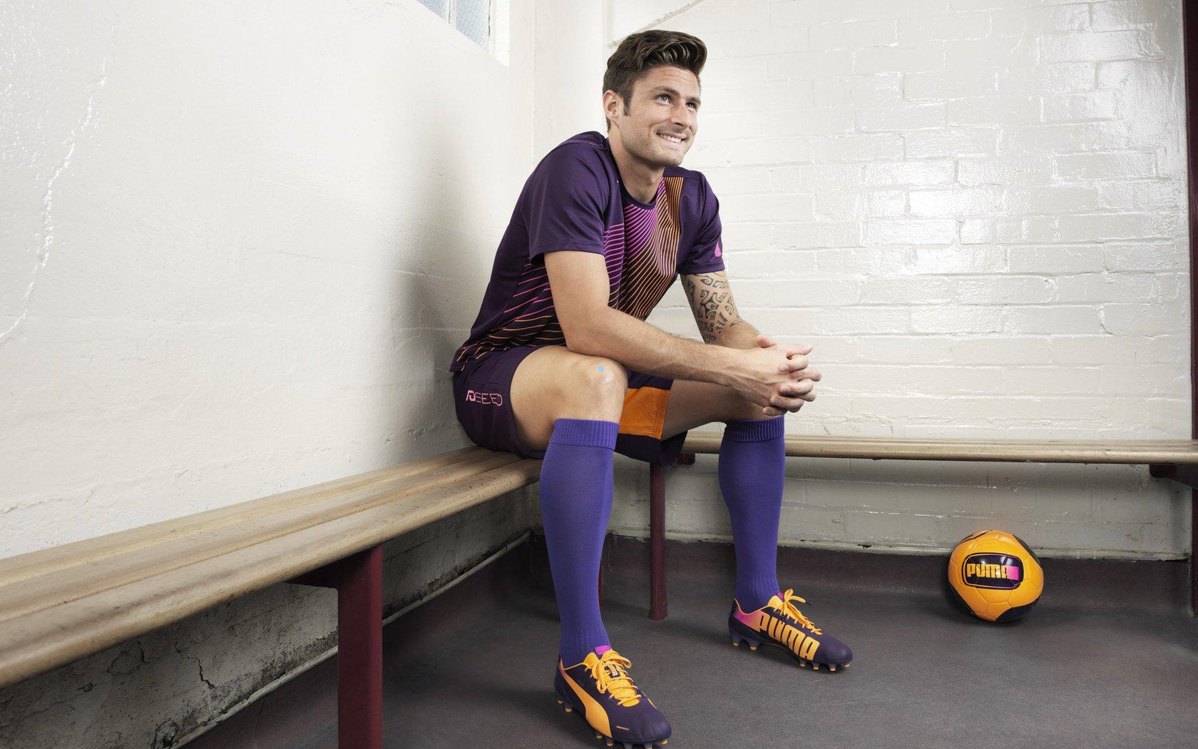 巴塞罗那主场七连胜势头如虹，奥萨苏纳迎战强敌考验防线